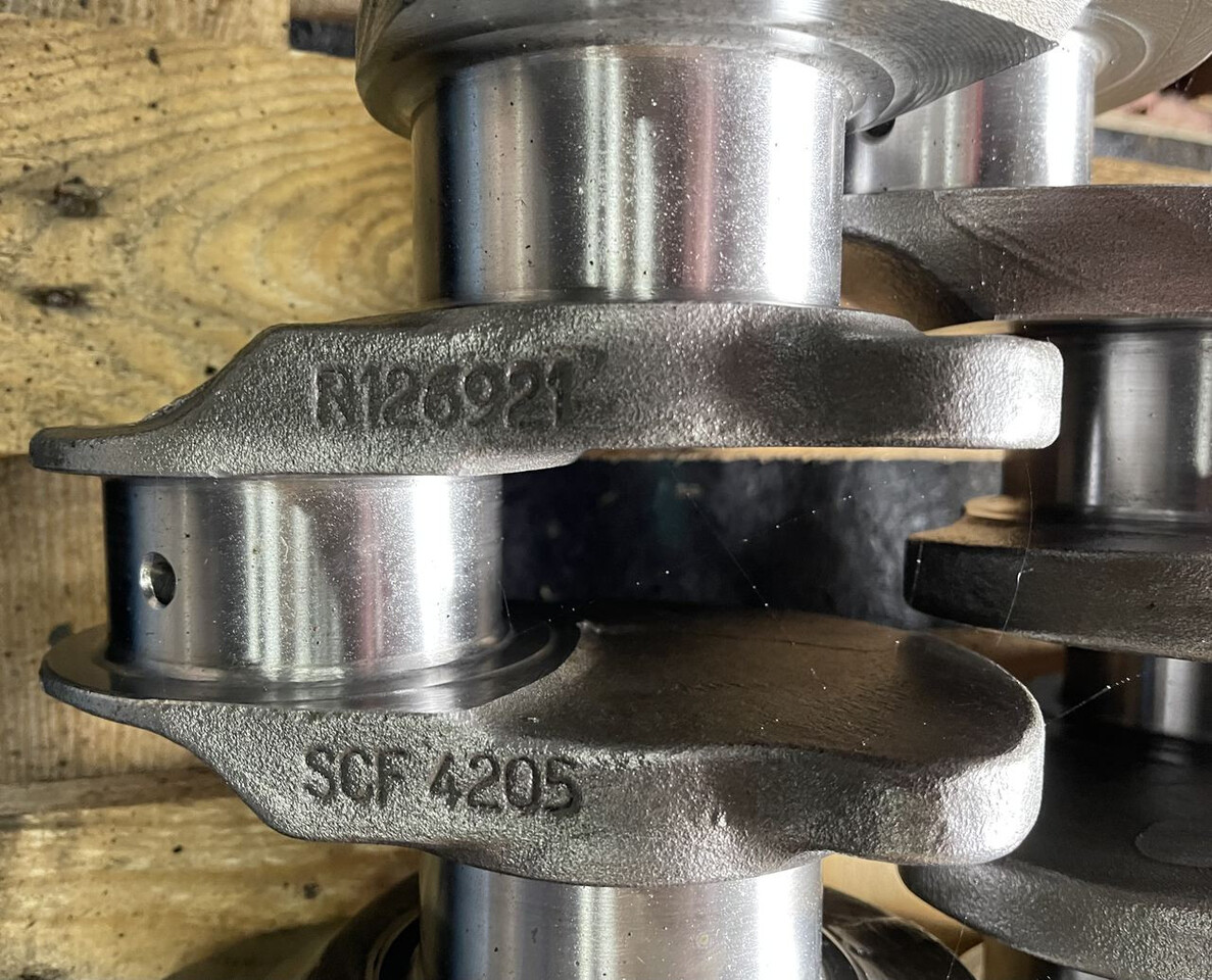 John Deere-wał korbowy/John Deere 6800 wał korbowy R126921 - Vilebrequin pour Machine agricole: photos 2 John Deere-wał korbowy/John Deere 6800 wał korbowy R126921 - Vilebrequin pour Machine agricole: photos 2