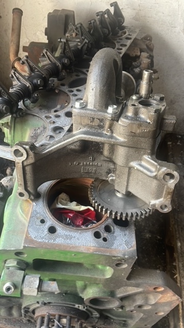 John deere 6090 pompa oleju silnika - Pompe à huile pour Machine agricole: photos 1 John deere 6090 pompa oleju silnika - Pompe à huile pour Machine agricole: photos 1