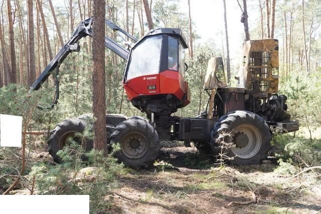 Komatsu Valmet - Most - Essieu et pièces pour Matériel forestier: photos 1 Komatsu Valmet - Most - Essieu et pièces pour Matériel forestier: photos 1