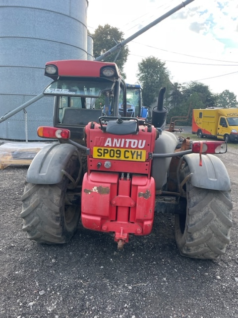 Manitou 634-120 LSU zwolnica zwrotnica skrzynia biegów koła kabina części - Fusée d'essieu pour Machine agricole: photos 1 Manitou 634-120 LSU zwolnica zwrotnica skrzynia biegów koła kabina części - Fusée d'essieu pour Machine agricole: photos 1