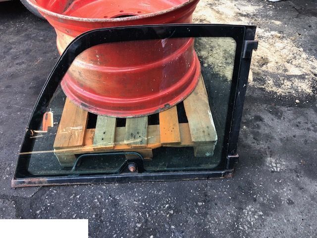 Manitou - Drzwi Górne Z Szybą - Portière et pièces pour Matériel de manutention: photos 2 Manitou - Drzwi Górne Z Szybą - Portière et pièces pour Matériel de manutention: photos 2