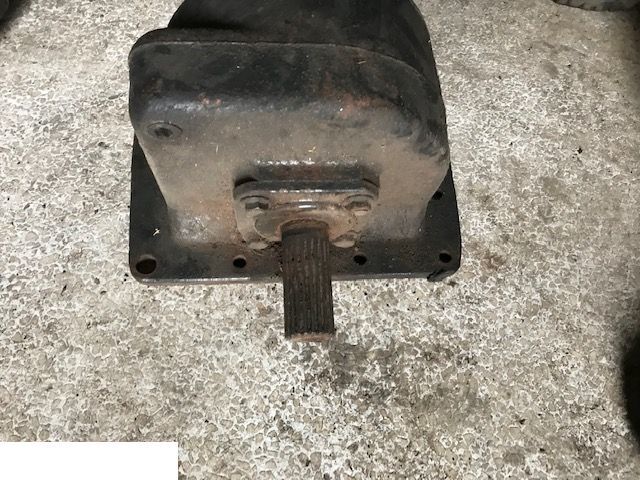 Massey Ferguson - Przystawka Przedniego Napęd - Transmission pour Machine agricole: photos 3 Massey Ferguson - Przystawka Przedniego Napęd - Transmission pour Machine agricole: photos 3