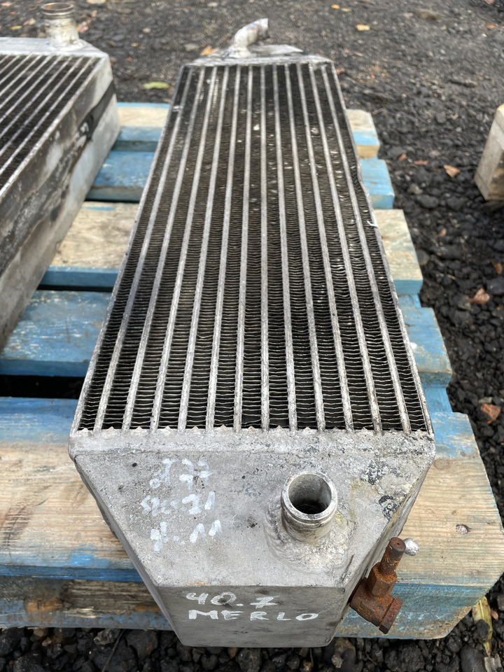 Merlo 40.7 - chłodnica wody Deutz BF4M2012C - Radiateur d'huile pour Engins de chantier: photos 1 Merlo 40.7 - chłodnica wody Deutz BF4M2012C - Radiateur d'huile pour Engins de chantier: photos 1