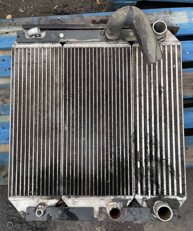 Merlo-chłodnica/Merlo 40.7 - Radiateur pour Chariot télescopique: photos 1 Merlo-chłodnica/Merlo 40.7 - Radiateur pour Chariot télescopique: photos 1