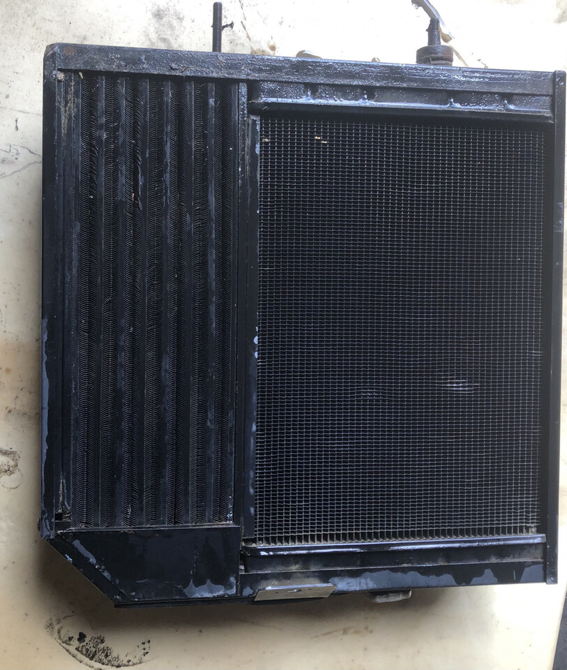 Merlo-chłodnica cieczy/Merlo P 27.9 chłodnica wody i oleju - Radiateur pour Chariot télescopique: photos 1 Merlo-chłodnica cieczy/Merlo P 27.9 chłodnica wody i oleju - Radiateur pour Chariot télescopique: photos 1