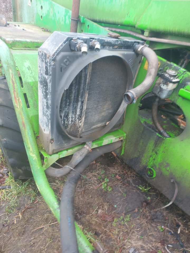 Merlo ładowarka - chłodnica wody - Système de refroidissement: photos 1 Merlo ładowarka - chłodnica wody - Système de refroidissement: photos 1