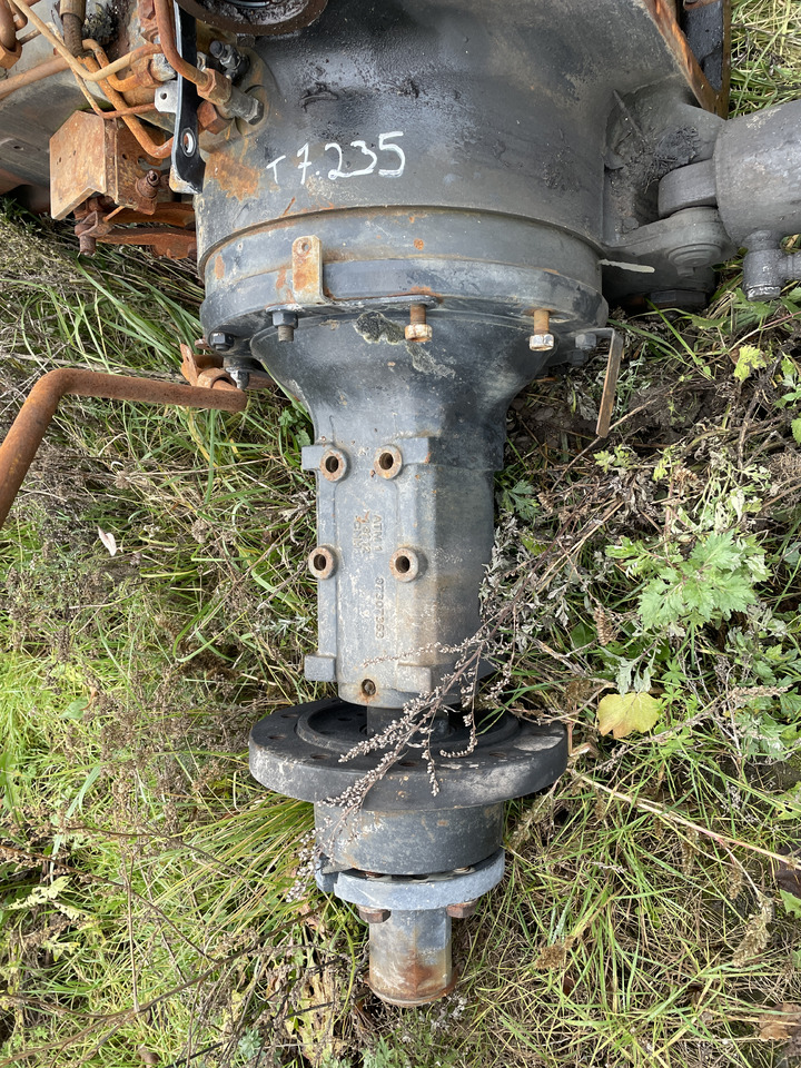 New Holland T7.235 - obudowa osi 87307353 - Essieu et pièces pour Tracteur agricole: photos 1 New Holland T7.235 - obudowa osi 87307353 - Essieu et pièces pour Tracteur agricole: photos 1