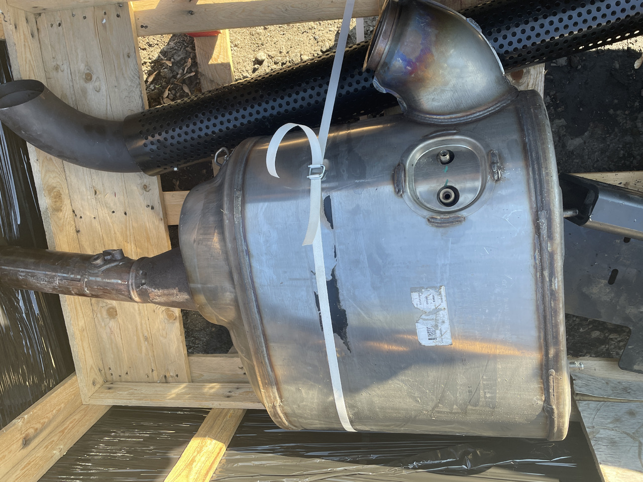 New Holland T7 Case Puma - tłumik 51521186 48139007 - Silencieux pour Machine agricole: photos 1 New Holland T7 Case Puma - tłumik 51521186 48139007 - Silencieux pour Machine agricole: photos 1