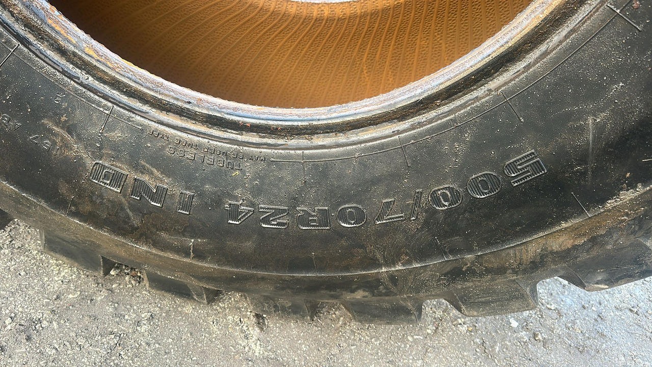 Opona FIRESTONE Utility Duraforce IND 500/70R24 500 70 24 - Pneu: photos 2 Opona FIRESTONE Utility Duraforce IND 500/70R24 500 70 24 - Pneu: photos 2