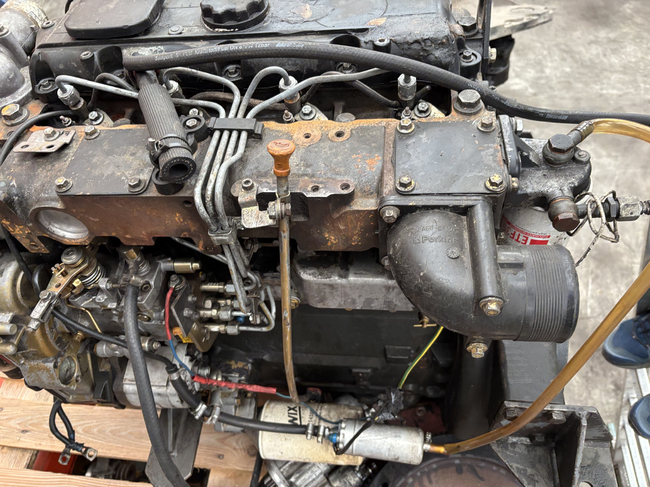 PERKINS 1104.40 JCB ZX RE38103 U321308N Silnik 2158/2000 CZĘŚCI - Moteur pour Engins de chantier: photos 1 PERKINS 1104.40 JCB ZX RE38103 U321308N Silnik 2158/2000 CZĘŚCI - Moteur pour Engins de chantier: photos 1