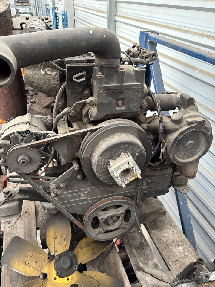 Perkins 1548/2300 Silnik Blok Kolektor Koło Pasowe Wał Pokrywa CZĘŚCI - Moteur et pièces pour Engins de chantier: photos 4 Perkins 1548/2300 Silnik Blok Kolektor Koło Pasowe Wał Pokrywa CZĘŚCI - Moteur et pièces pour Engins de chantier: photos 4