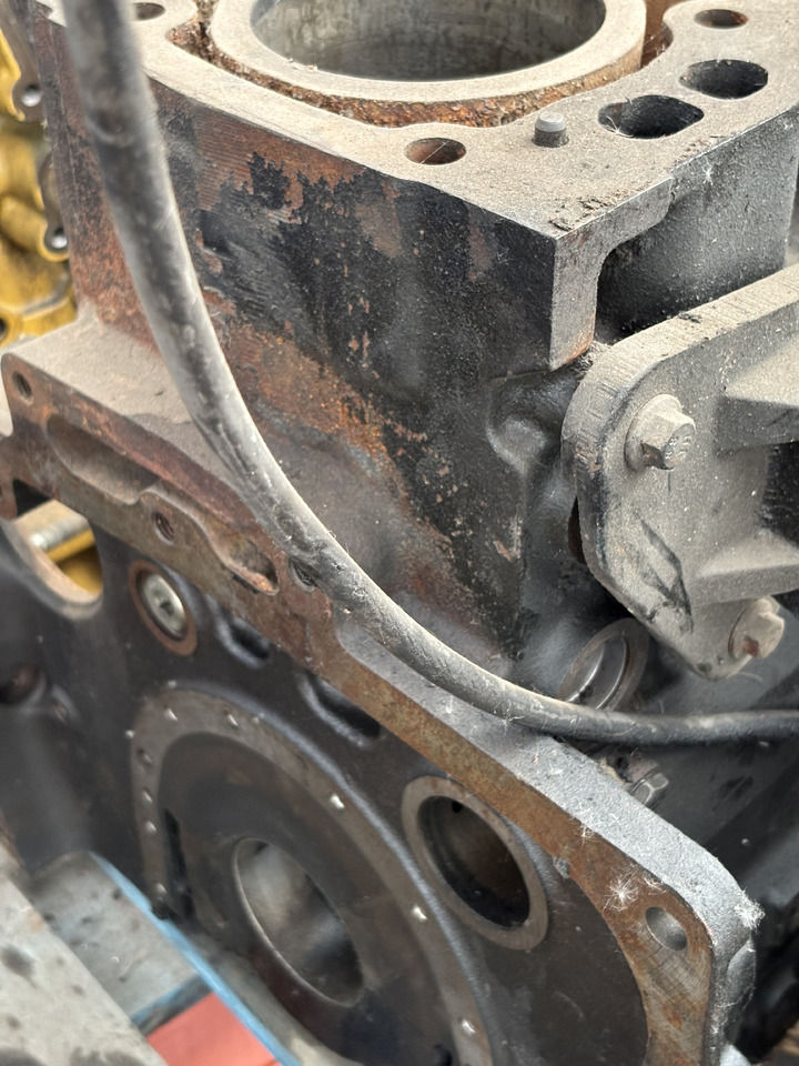 Perkins JCB 2166/2200 1104C 1104C-44T Silnik Blok Miska Olejowa Pokrywa Rozrządu Tłok CZĘŚCI - Moteur et pièces pour Engins de chantier: photos 2 Perkins JCB 2166/2200 1104C 1104C-44T Silnik Blok Miska Olejowa Pokrywa Rozrządu Tłok CZĘŚCI - Moteur et pièces pour Engins de chantier: photos 2