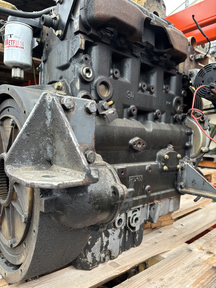 Perkins RE38152 Silnik RE 1104C-44 CZĘŚCI - Moteur pour Engins de chantier: photos 3 Perkins RE38152 Silnik RE 1104C-44 CZĘŚCI - Moteur pour Engins de chantier: photos 3