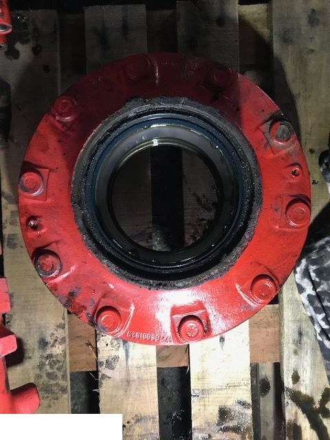 Piasta - Clark Hurth 17706001629 - Manitou - Moyeu pour Machine agricole: photos 1 Piasta - Clark Hurth 17706001629 - Manitou - Moyeu pour Machine agricole: photos 1