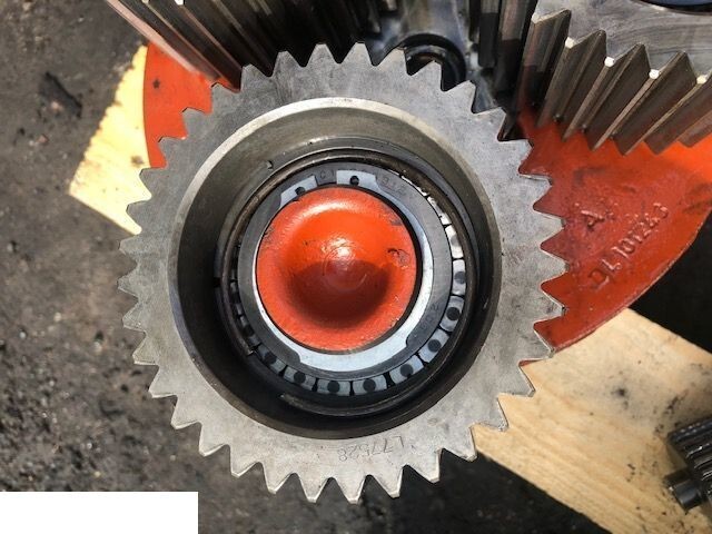 Pièces de rechange pour John Deere 6100 | 6200 | 6300 | 6400 | 6500 | 6600 - Zwolnica - Zwrotnica - Skrzynia - Silnik: photos 7