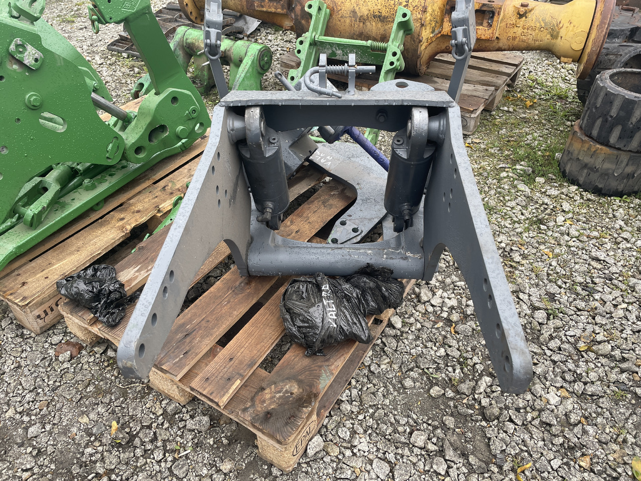 Valtra N142 - przedni TUZ - Pièces de rechange pour Tracteur agricole: photos 4 Valtra N142 - przedni TUZ - Pièces de rechange pour Tracteur agricole: photos 4