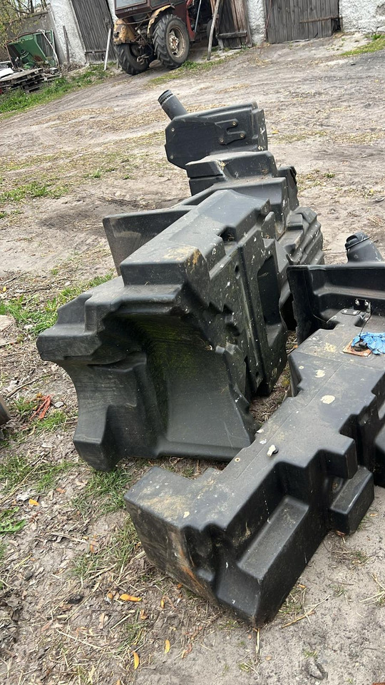 Zbiornik Paliwa Massey Ferguson 4384987M3 - Pièces de rechange pour Tracteur agricole: photos 3 Zbiornik Paliwa Massey Ferguson 4384987M3 - Pièces de rechange pour Tracteur agricole: photos 3