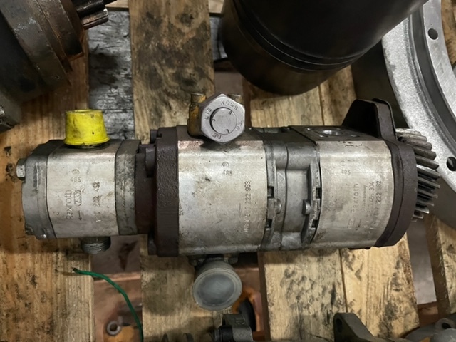 Pompa zębata Rexroth 0510466304 51517222962/1517222963/1517222452 - Pompe hydraulique pour Engins de chantier: photos 1 Pompa zębata Rexroth 0510466304 51517222962/1517222963/1517222452 - Pompe hydraulique pour Engins de chantier: photos 1