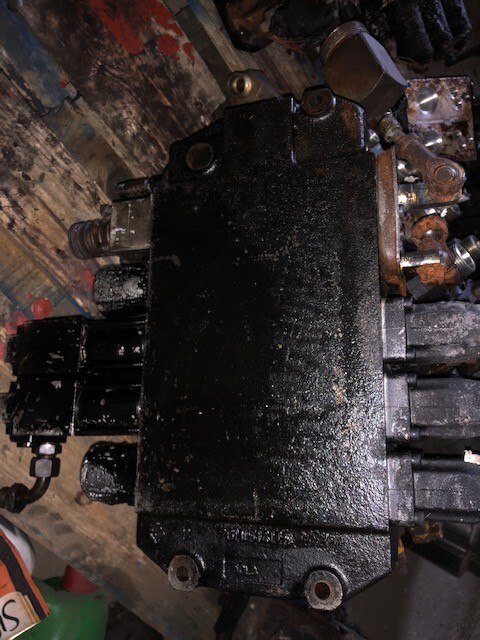 Rozdzielacz Hydrauliczny Merlo Blok Rozdzielacza - Valve hydraulique pour Machine agricole: photos 3 Rozdzielacz Hydrauliczny Merlo Blok Rozdzielacza - Valve hydraulique pour Machine agricole: photos 3