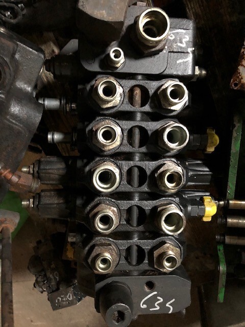 Rozdzielacz Hydrauliczny Merlo Blok Rozdzielacza - Valve hydraulique pour Machine agricole: photos 5 Rozdzielacz Hydrauliczny Merlo Blok Rozdzielacza - Valve hydraulique pour Machine agricole: photos 5