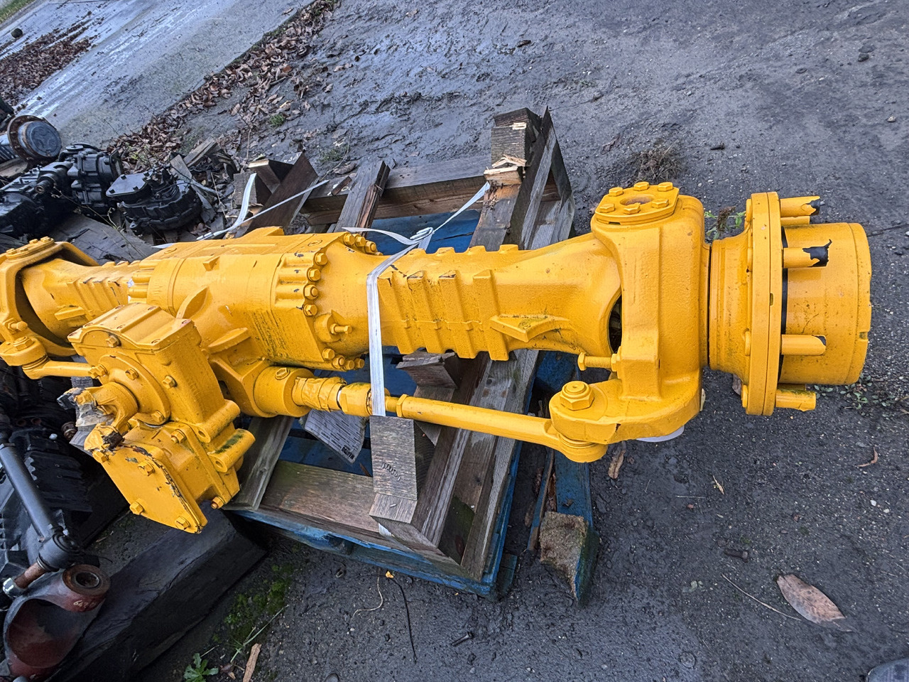 SPICER DANA 311/212/231 831008 Obudowa Centralna Mostu Dyfer CZĘŚCI NOWE - Essieu et pièces pour Machine agricole: photos 2 SPICER DANA 311/212/231 831008 Obudowa Centralna Mostu Dyfer CZĘŚCI NOWE - Essieu et pièces pour Machine agricole: photos 2