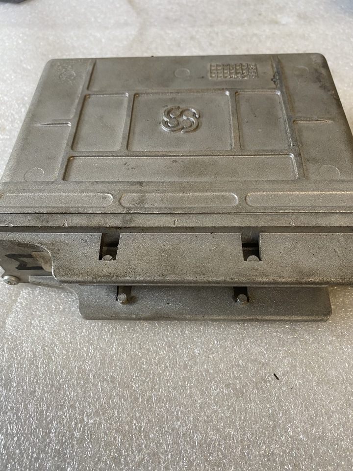 Same Deutz Fahr 081679-0108 - Bloc de gestion pour Machine agricole: photos 1 Same Deutz Fahr 081679-0108 - Bloc de gestion pour Machine agricole: photos 1