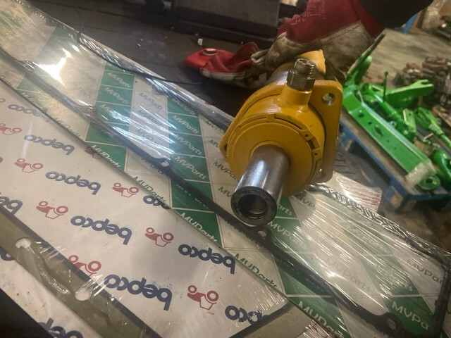 Siłownik skrętu carraro Claas Scorpion , Claas Targo - Vérin hydraulique pour Chariot télescopique: photos 2 Siłownik skrętu carraro Claas Scorpion , Claas Targo - Vérin hydraulique pour Chariot télescopique: photos 2