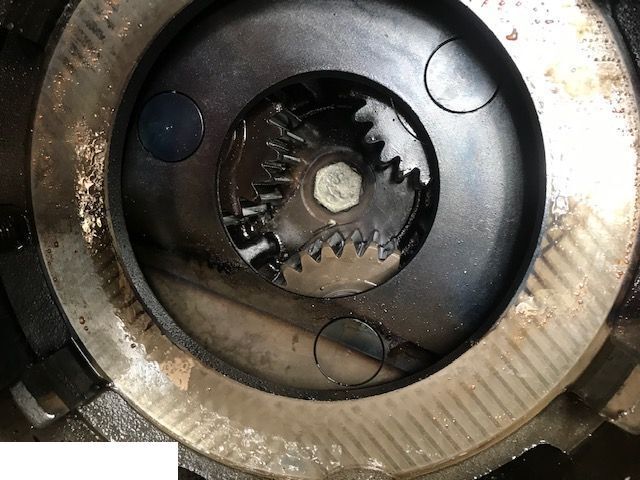 Valtra 800 - Zwolnica Tylna - Moteur de translation pour Machine agricole: photos 3 Valtra 800 - Zwolnica Tylna - Moteur de translation pour Machine agricole: photos 3