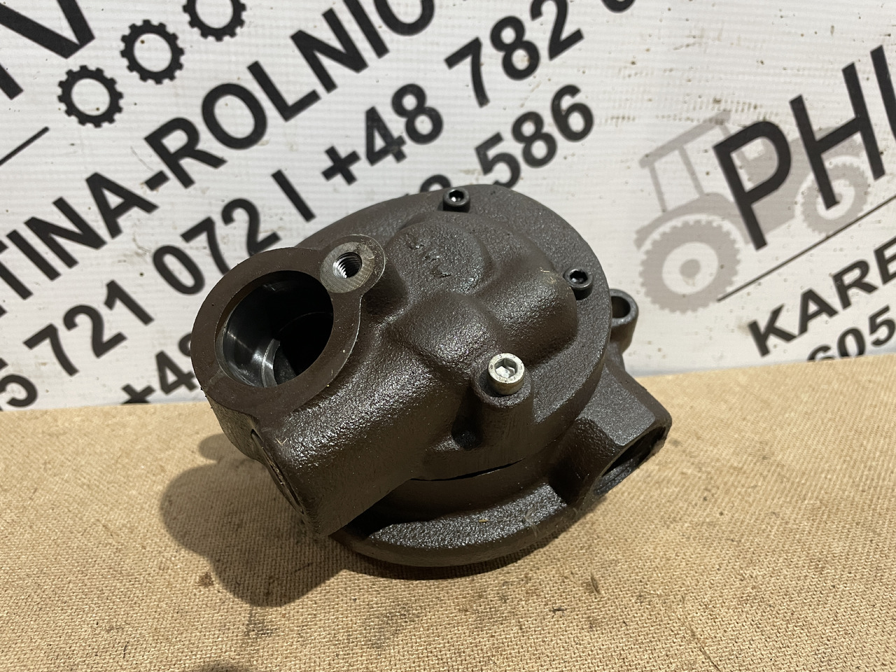 Valtra S354 Massey 8480 - skrzynia biegów - pompa oleju G835100490022 - Boîte de vitesse pour Machine agricole: photos 1 Valtra S354 Massey 8480 - skrzynia biegów - pompa oleju G835100490022 - Boîte de vitesse pour Machine agricole: photos 1