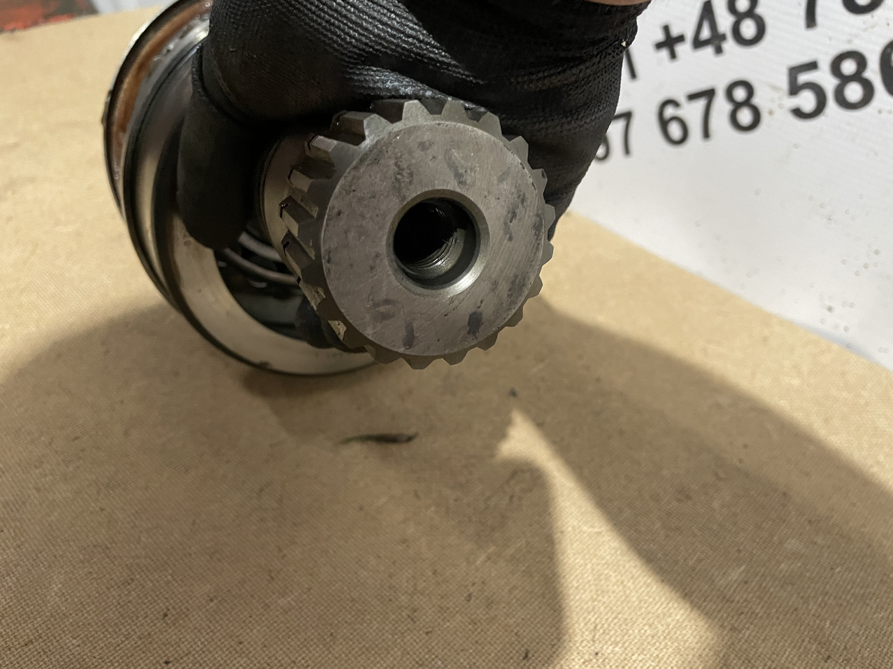 Valtra S354 Massey 8480 - skrzynia biegów - wałek ataku 12z 945100410010 - Boîte de vitesse pour Machine agricole: photos 3 Valtra S354 Massey 8480 - skrzynia biegów - wałek ataku 12z 945100410010 - Boîte de vitesse pour Machine agricole: photos 3