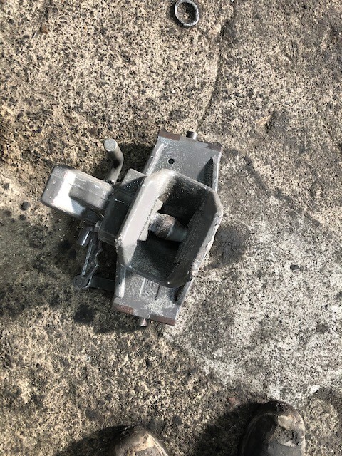 Zaczep Claas| Zaczep Massey Ferguson - Frame/ Châssis pour Machine agricole: photos 1 Zaczep Claas| Zaczep Massey Ferguson - Frame/ Châssis pour Machine agricole: photos 1