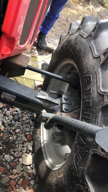 Zetor Forterra 124.41 przedni napęd kompletny - Essieu et pièces pour Machine agricole: photos 1 Zetor Forterra 124.41 przedni napęd kompletny - Essieu et pièces pour Machine agricole: photos 1