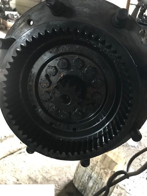 Zwolnica Valtra 900-4 - Moteur de translation pour Machine agricole: photos 5 Zwolnica Valtra 900-4 - Moteur de translation pour Machine agricole: photos 5