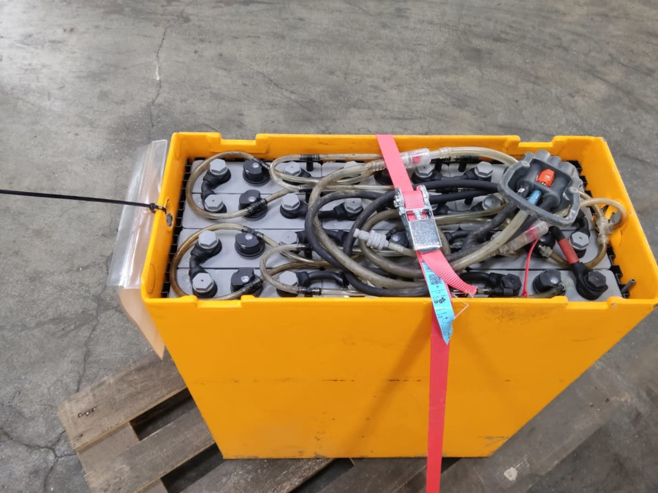 Battery 24V - Accumulateur pour Matériel de manutention: photos 4 Battery 24V - Accumulateur pour Matériel de manutention: photos 4