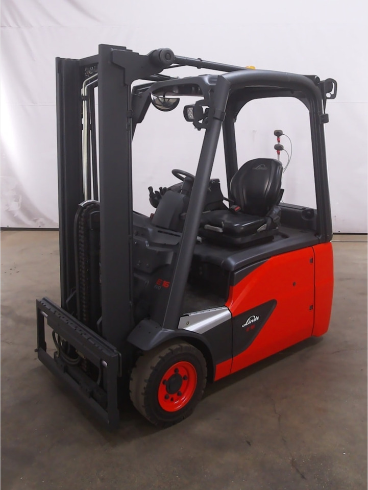 Linde E16-02 - Chariot élévateur électrique: photos 1 Linde E16-02 - Chariot élévateur électrique: photos 1