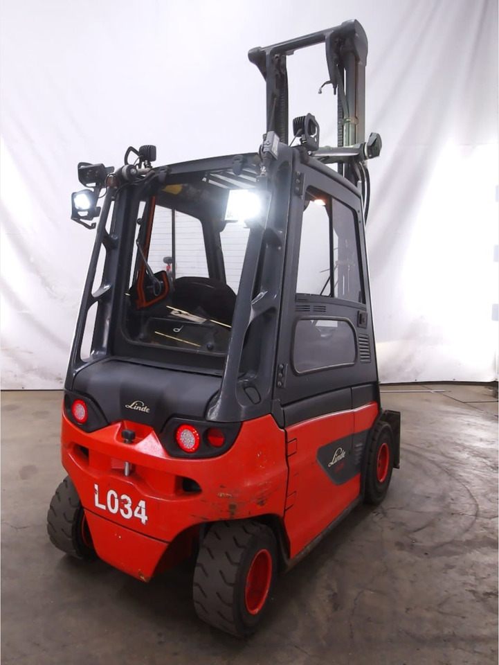 Linde E25-01 - Chariot élévateur électrique: photos 3 Linde E25-01 - Chariot élévateur électrique: photos 3