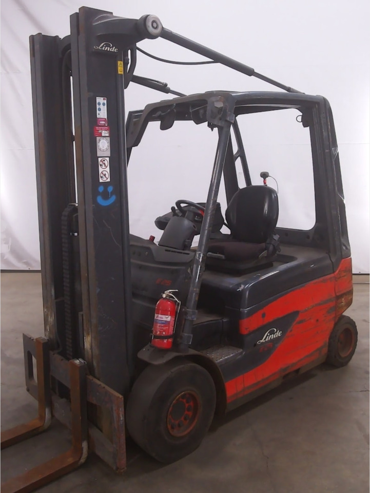 Linde E25 - Chariot élévateur électrique: photos 1 Linde E25 - Chariot élévateur électrique: photos 1