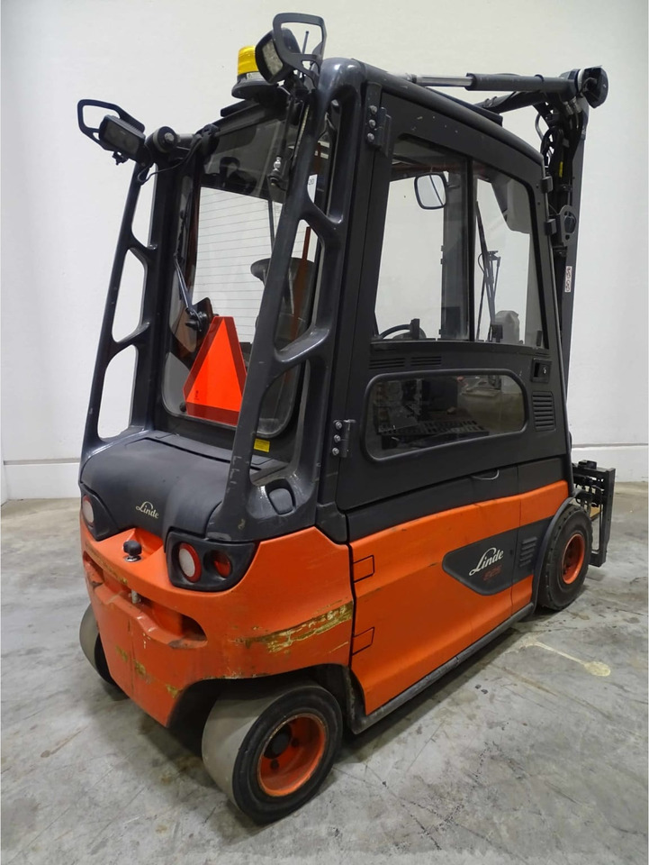 Linde E25L-01 - Chariot élévateur électrique: photos 3 Linde E25L-01 - Chariot élévateur électrique: photos 3
