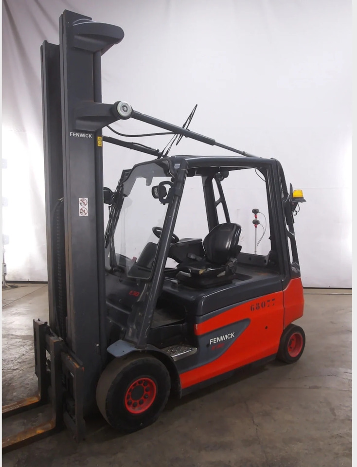 Linde E30L-01 - Chariot élévateur électrique: photos 1 Linde E30L-01 - Chariot élévateur électrique: photos 1
