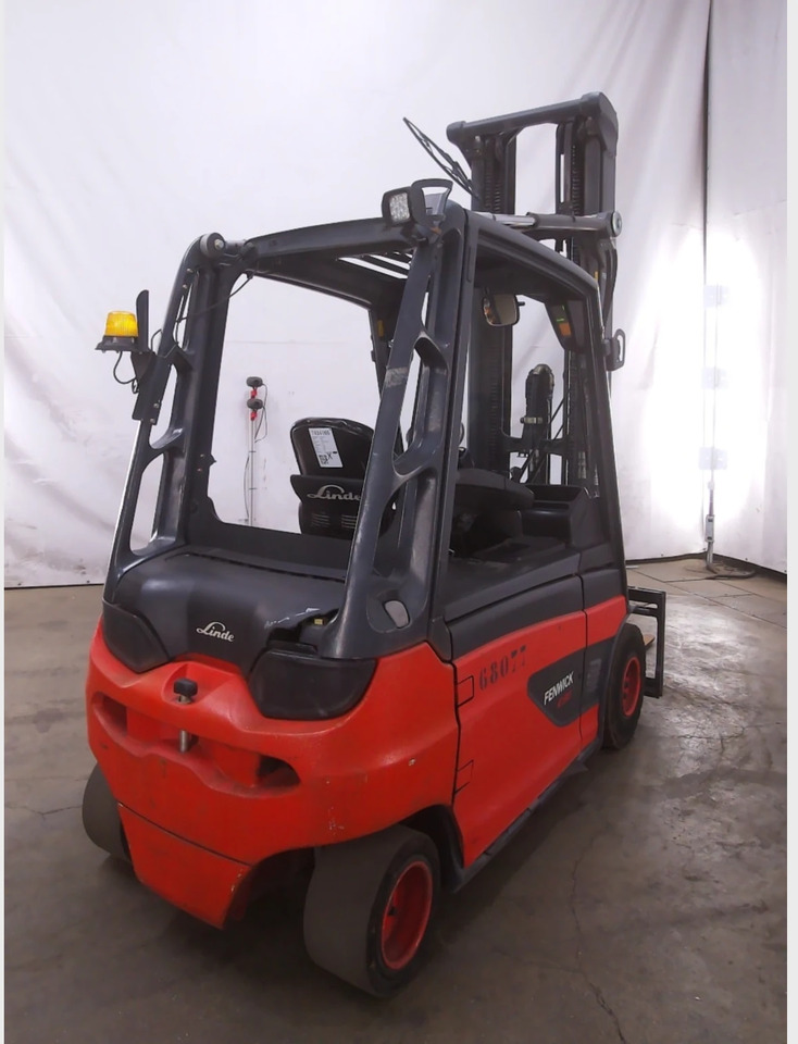 Linde E30L-01 - Chariot élévateur électrique: photos 3 Linde E30L-01 - Chariot élévateur électrique: photos 3