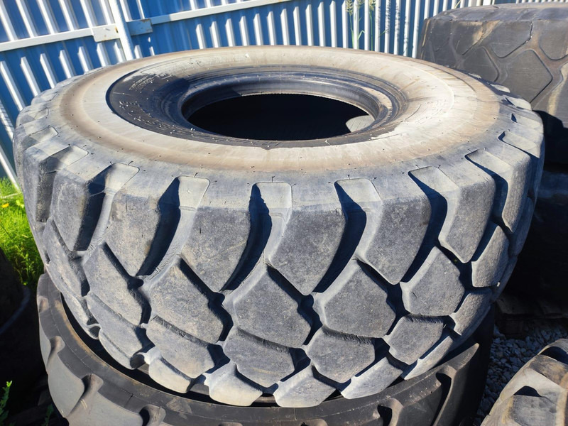 23.5 R25 TYERS - Pneu pour Camion: photos 1 23.5 R25 TYERS - Pneu pour Camion: photos 1