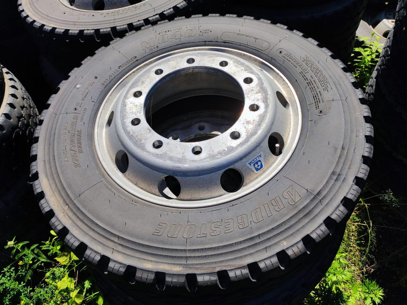 Bridgestone wheels 275/70 R22,5 on Alcoa aluminum rims - Pneu pour Camion: photos 2 Bridgestone wheels 275/70 R22,5 on Alcoa aluminum rims - Pneu pour Camion: photos 2