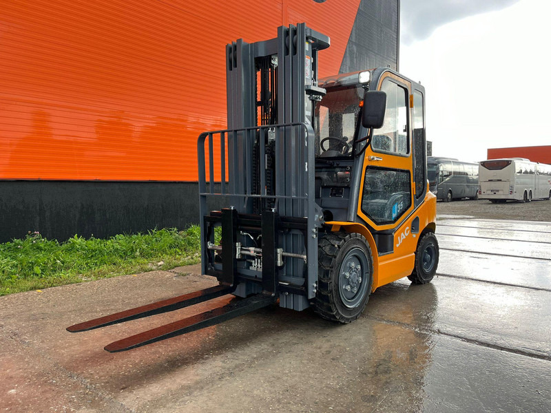 Jac CPCD 35 J NEW ! / RATED CAPACITY 3500 kg / LIFTING HEIGHT 4800 mm - Chariot élévateur diesel: photos 2 Jac CPCD 35 J NEW ! / RATED CAPACITY 3500 kg / LIFTING HEIGHT 4800 mm - Chariot élévateur diesel: photos 2