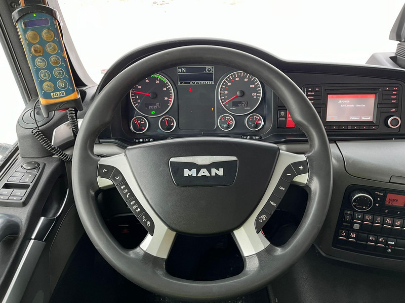 Photo d'intérieur 1: Camion multibenne MAN TGL 12.220 4x2 JOAB VL8 ton / L=3750 mm