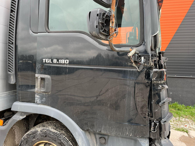 Camion plateau, Camion grue MAN TGL 8.180 4x2 CAB DAMAGE ! / Fassi F28 / PLATFORM L=4366 mm: photos 14 Camion plateau, Camion grue MAN TGL 8.180 4x2 CAB DAMAGE ! / Fassi F28 / PLATFORM L=4366 mm: photos 14