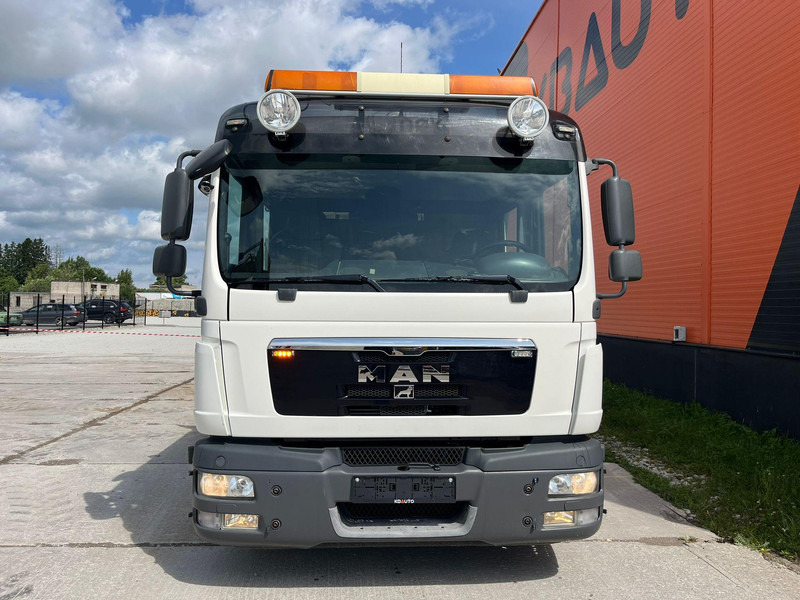 MAN TGL 8.220 4x2 HMF 270 K2 / WINCH / PLATFORM L=2779 mm - Camion plateau, Camion grue: photos 3 MAN TGL 8.220 4x2 HMF 270 K2 / WINCH / PLATFORM L=2779 mm - Camion plateau, Camion grue: photos 3