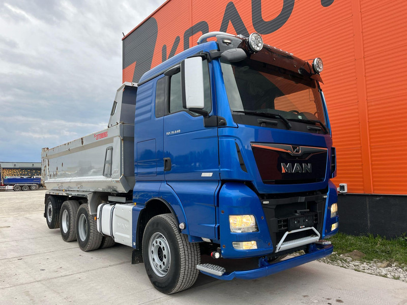 MAN TGX 35.640 8x4*4 INTARDER / BOX L=6010 mm - Camion benne: photos 4 MAN TGX 35.640 8x4*4 INTARDER / BOX L=6010 mm - Camion benne: photos 4