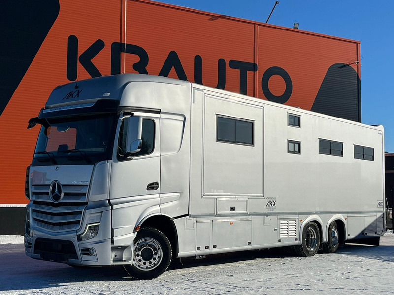 Mercedes-Benz Actros 2551 STX 6x2*4 - Camion chevaux: photos 1 Mercedes-Benz Actros 2551 STX 6x2*4 - Camion chevaux: photos 1