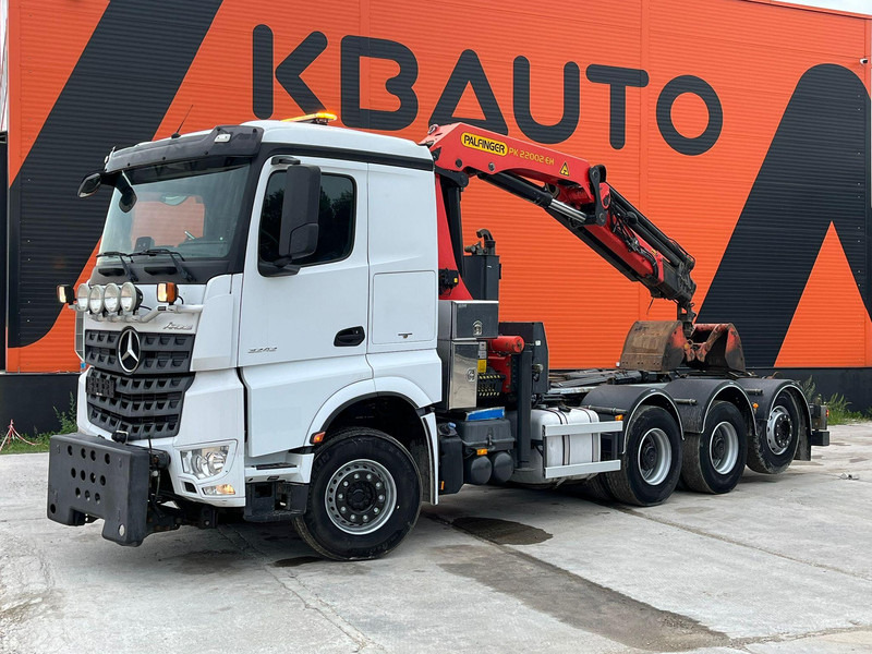 Mercedes-Benz Arocs 3242 8x4 PK22002 / RETARDER / SNOW PLOW EQUIPMENT / GRAPPLE - Camion ampliroll, Camion grue: photos 2 Mercedes-Benz Arocs 3242 8x4 PK22002 / RETARDER / SNOW PLOW EQUIPMENT / GRAPPLE - Camion ampliroll, Camion grue: photos 2