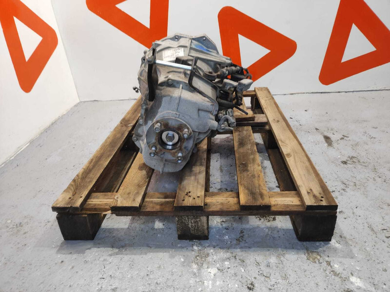 Nissan NT 400 Cabstar Gearbox 32010-LC62A / LOW MILEAGE - Boîte de vitesse pour Camion: photos 2 Nissan NT 400 Cabstar Gearbox 32010-LC62A / LOW MILEAGE - Boîte de vitesse pour Camion: photos 2
